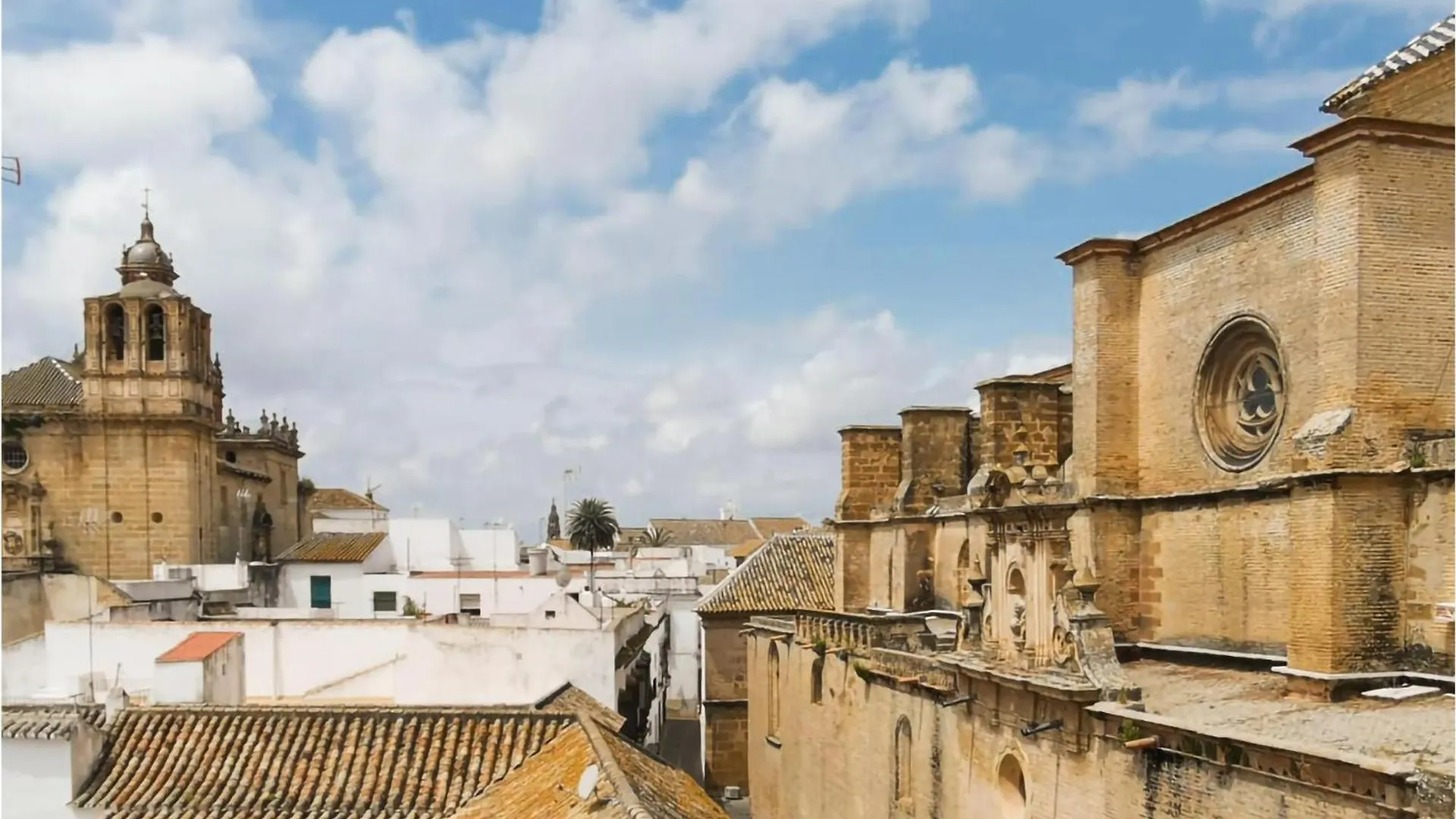 Amazing Apartment In Carmona With Wifi